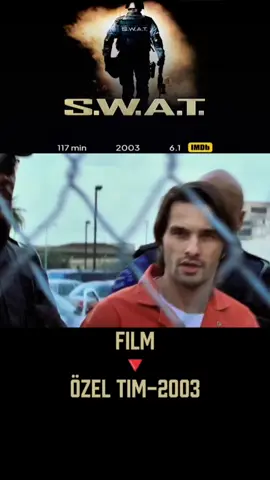 🎬 S.W.A.T: Özel Tim-2003 📝 Savaşın sertleştirdiği, ukala iki kıdemli çavuş (Samuel L. Jackson ve Colin Farrell), iki zeki polisle (Michelle Rodriguez and LL Cool J), serbest mi serbest ama şimdiye kadar ki en etkili Özel Timi kurmak üzere takım olurlar. İlk görevleri; en büyük uyuşturucu kaçakçılarından biri olan Alex Montel'i bulunduğu yerden çıkartıp federal ajanlara ulaştırmaktır. Ancak içerde fazla kalmamayı planlayan elebaşı, kendisini kurtaracak olana 100 milyon Dolar vereceğini teklif etmiştir. #swat #özeltim #movie #film #sinemaspot 