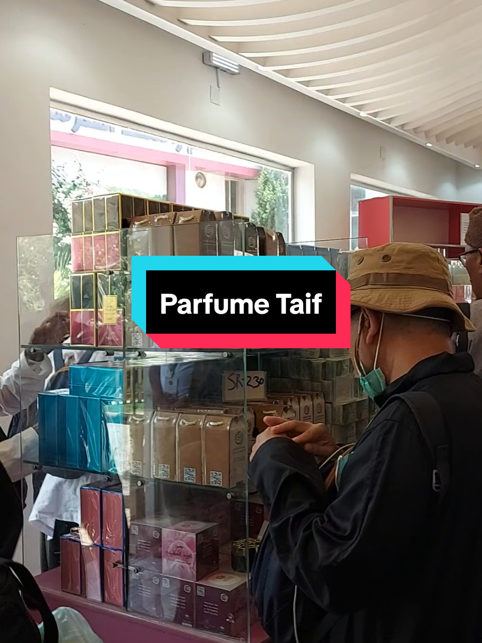 Pabrik Parfume Taif #taif #haji2024 #jamaahhajiindonesia #jamaahhajialwafa #jamaahhajikbhiualwafa #kenanganhaji2024 #hajimabrur #parbrikparfumetaif #parfume #rasheedalquraishifactory 