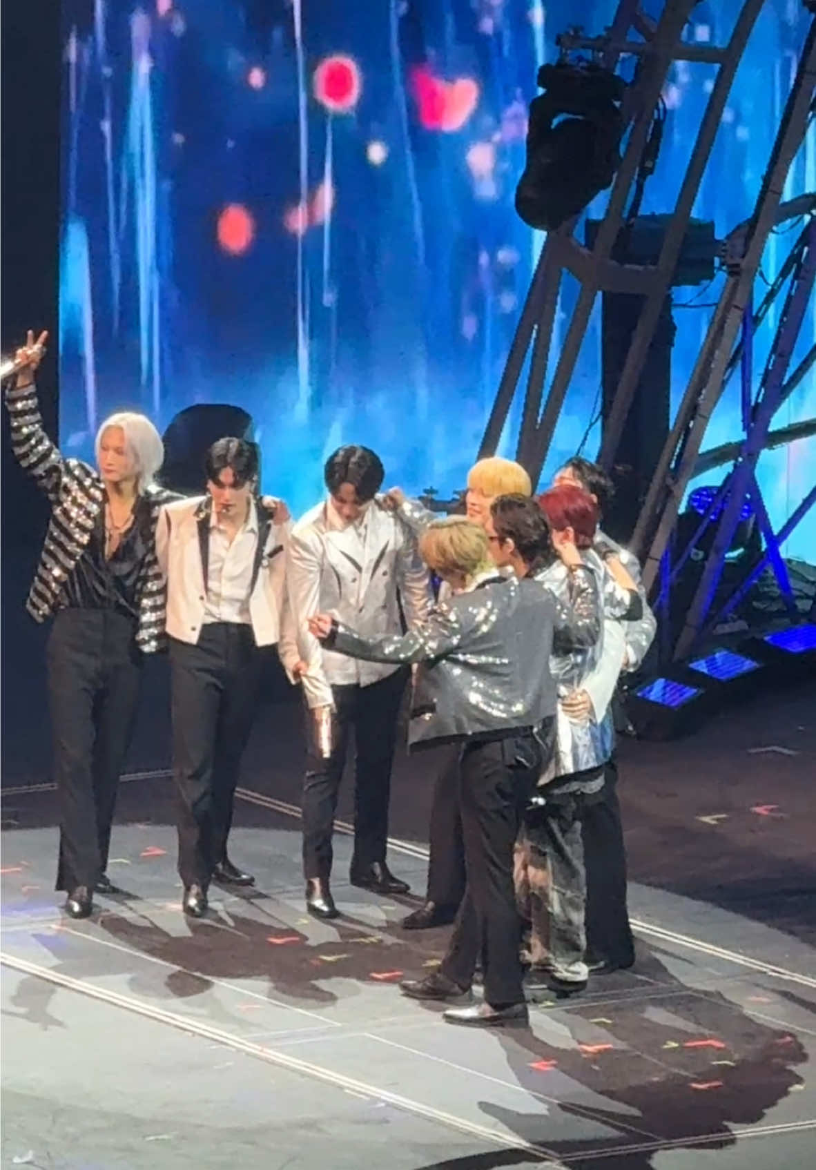 Dancing like butterfly wings 🦋 #ateez #zurich #towardsthelight #ateeztour #concerts 