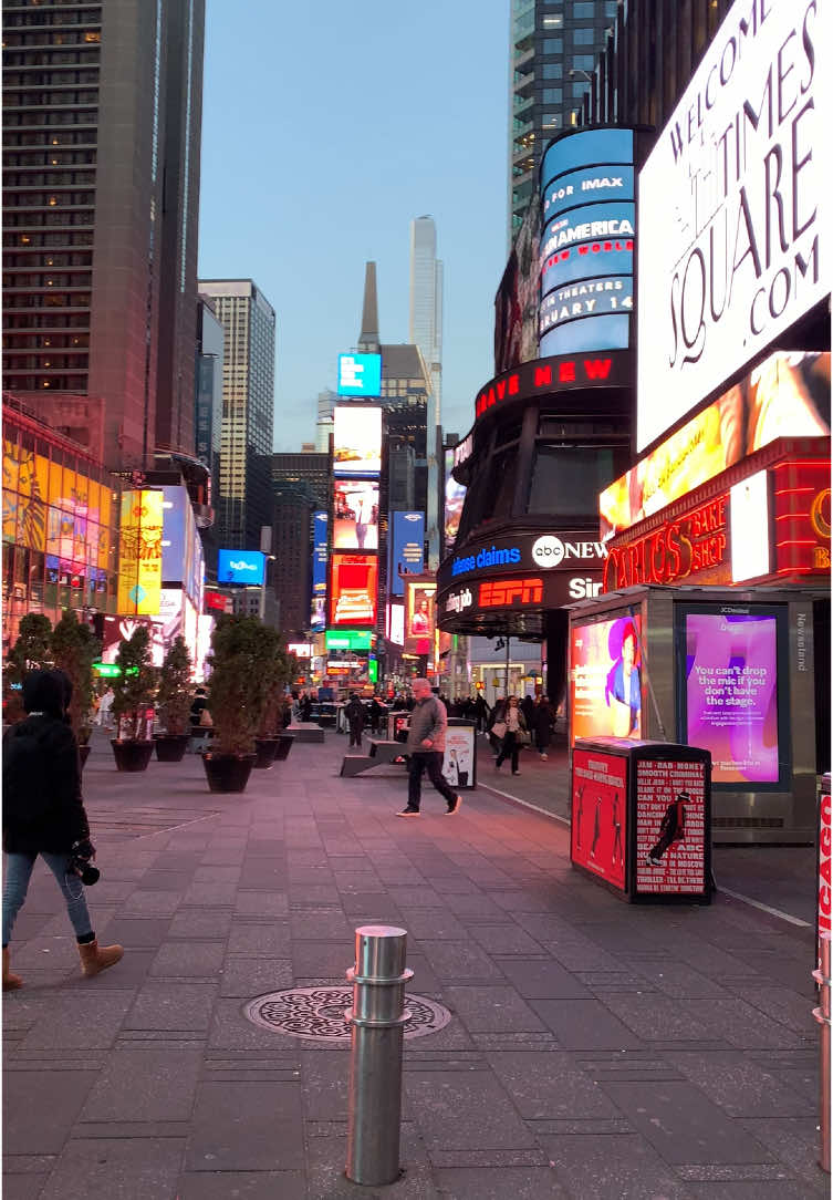 New York- USA 🇺🇸🇺🇸🇺🇸#usa #usa_tiktok #newyork #5thavenue #nyc #timessquare #grandcentralterminal #manhattan #newyorkcity #timesquare 