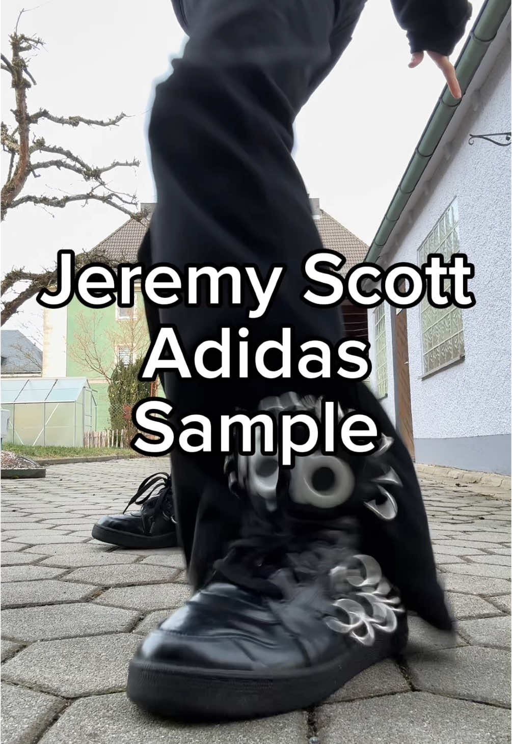 Jeremy Scott X Adidas Pierced Sneaker #7sehnsucht #OOTD #opiumcore #archivefashion #jeremyscott #ifsixwasnine 