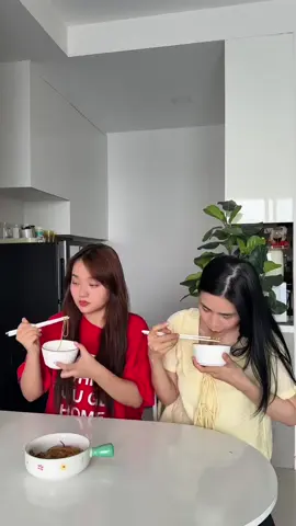 Có bạn dậy mà không mê hả ta @Thu Hằng  #omo #nuocgiatdolotomo #HợpTácCùngUnilever