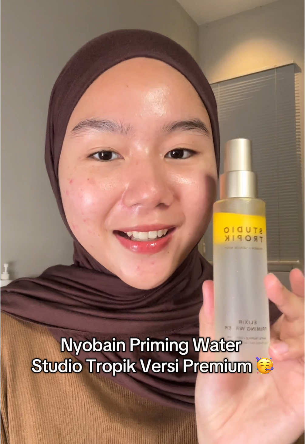 Seriussss bagus bgt priming water terbarunya studio tropik yg enih😩☝🏻🙏🏻 #primingwater #makeupprimer #faceprimer #boostyourglow #BeautyArtistryInspiredByNature 