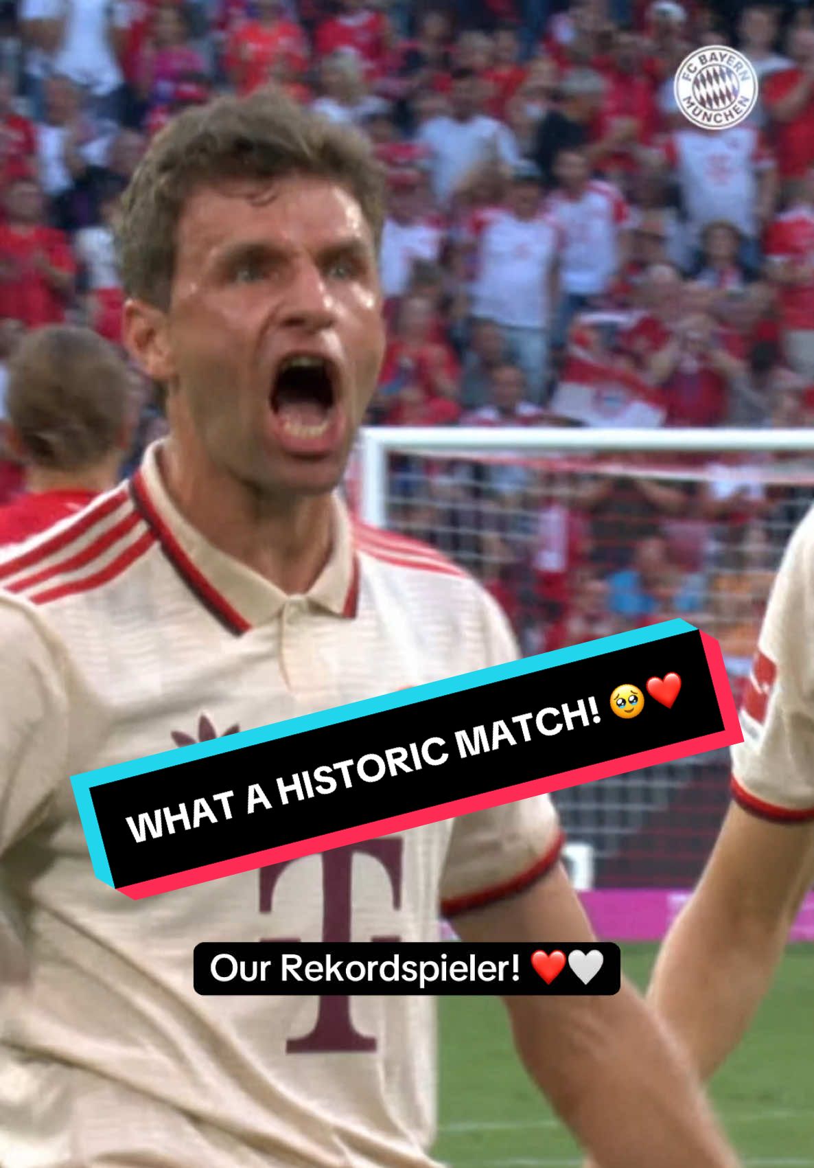 Our last game against Freiburg was one for the 𝒉𝒊𝒔𝒕𝒐𝒓𝒚 𝒃𝒐𝒐𝒌𝒔. ❤️🤍 @Thomas Müller  #SCFFCB #MiaSanMia 