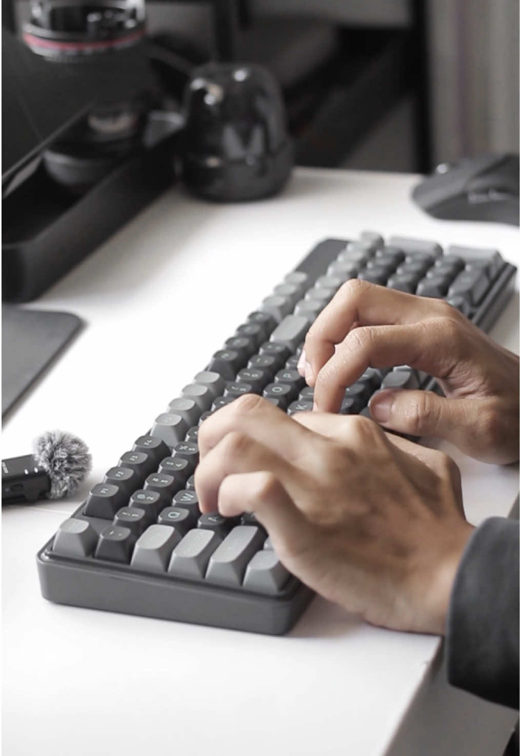 A full sized budget keyboard that still offers great typing experience! The ZT104 🔥💯 #keyboard #Tech #desk #DeskSetupGoals #CleanAesthetic #TechLifestyle #minimal #modern #gaming #keebtok #keebtok #fyp #foryou #viral #performance 