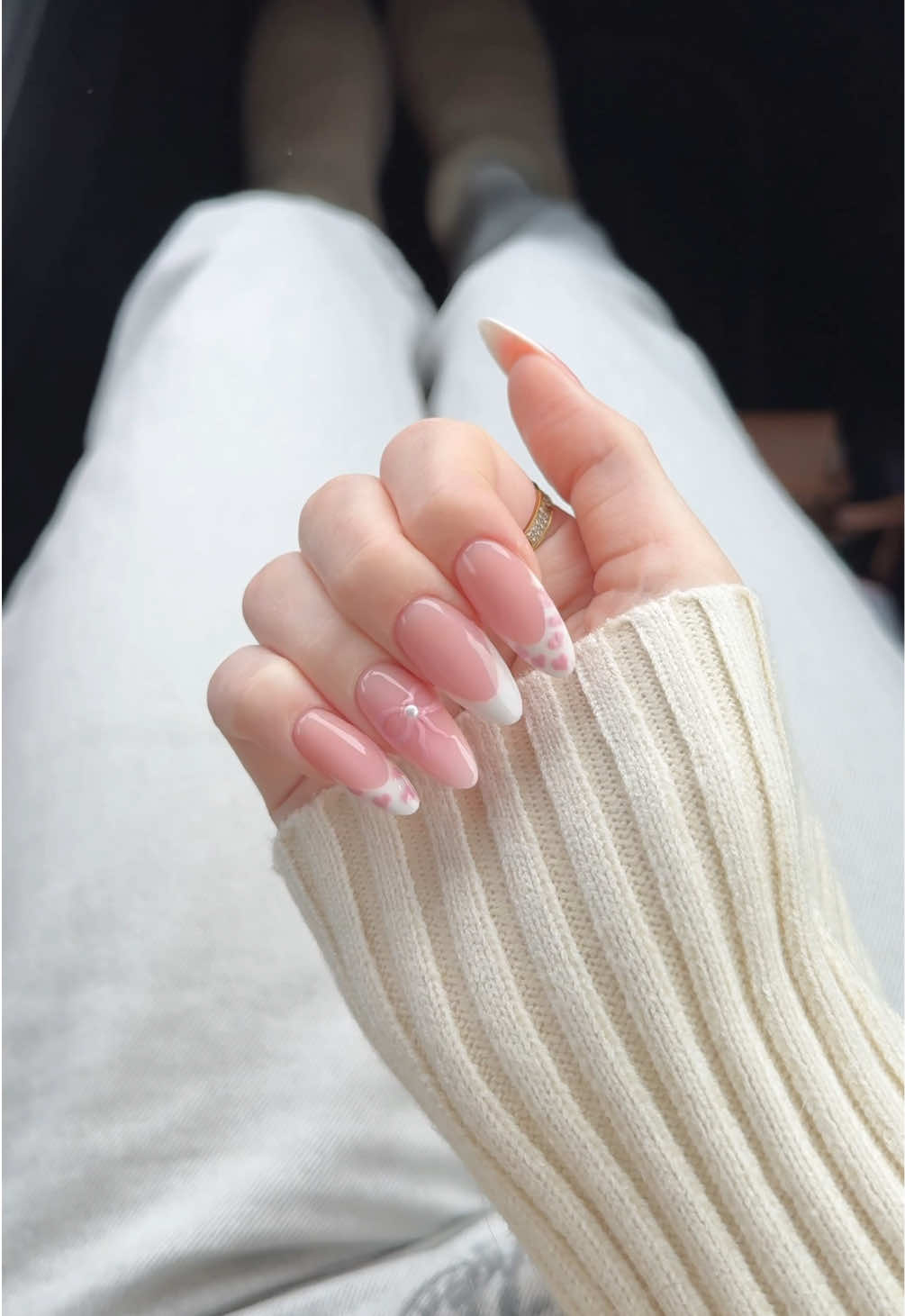 Valentine’s Day nails 🎀🫧💕✨#fyp #nailday #naildayvlog #dailyvlog #cleangirlnails #frenchmanicure #cleangirlaesthetic 