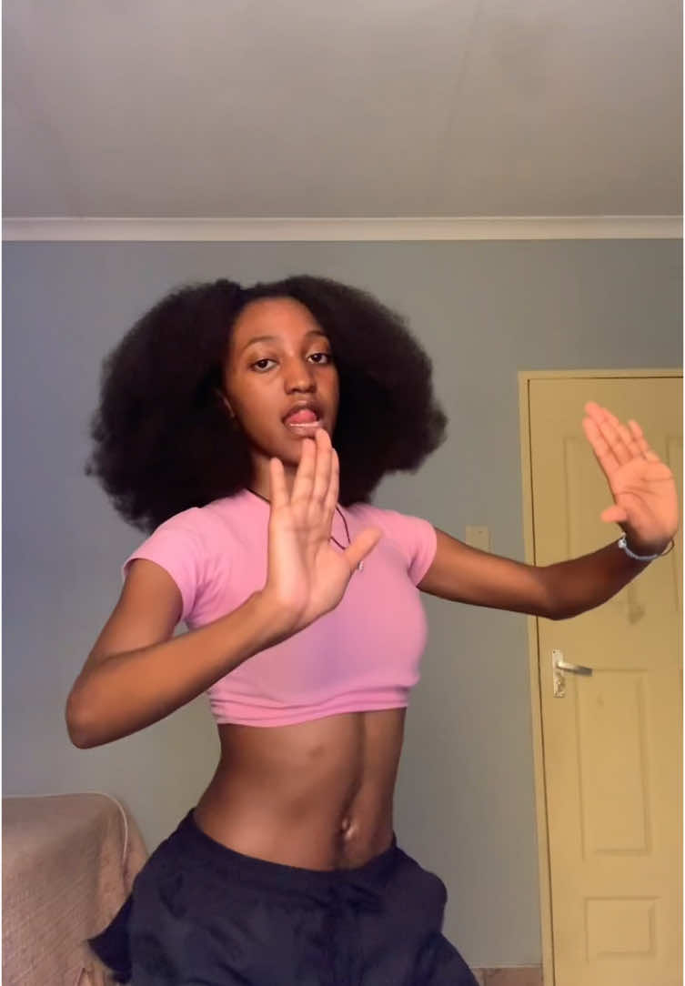😝🤘🏽#sica🧚🏽‍♀️ #namibiantiktoker🇳🇦 #trendin #fyp #hair #trendingchallenge #dancer #dancechallenge #trendingsong #trendingvideo #whine #gaspadal #hiphopdance #americantiktok 