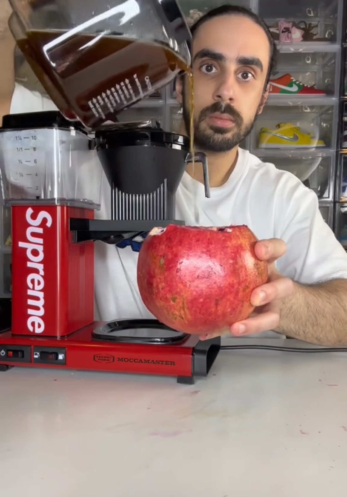 Pomegranate Coffee ☕️ #baderalsafar #pomegranate #coffee #asmr #satisfying #foryou #fyp #foryoupage #eating #mukbang 