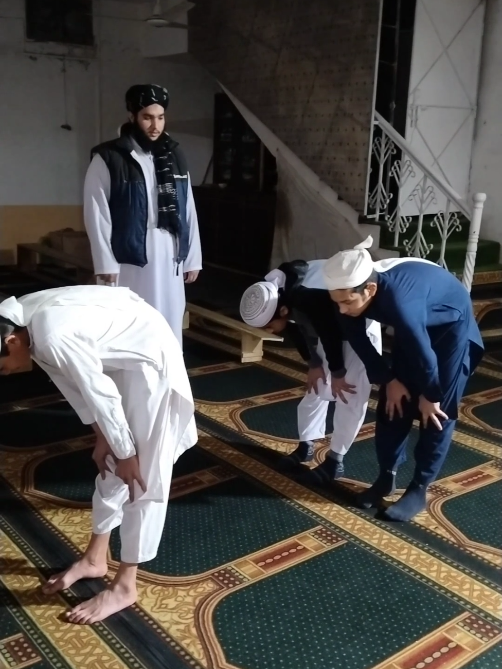 How to pray with Imam 🤲🏾🕌🕋🕋🕌🕌#unfreezemyacount #islamic_video #tiktok #viral #foryoupage #fyp #quran #muhammad #allah #prayer #imam 