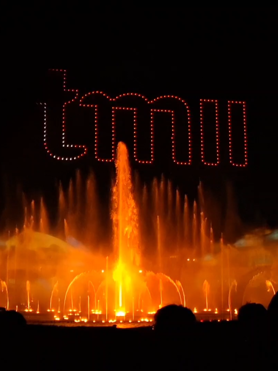 Dancing Fountain🤩✨ Ke Disneyland Indonesia version dulu gess😋 @Taman Mini Indonesia Indah  📍Air Mancur Tirta Cerita TMII, Jakarta. #TMII #AirMancur #dancingfountain #wisatajakarta #airmancurtmii #tmiijakarta #jakarta #tamanminiindonesiaindah #fyp #xybca 