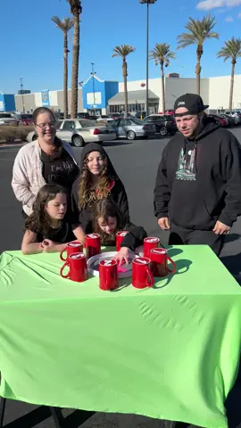 Family prize game makes people happy 