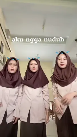 tiga kata lucu😎 #4upage #bantufyp #trendtiktok #moots? 