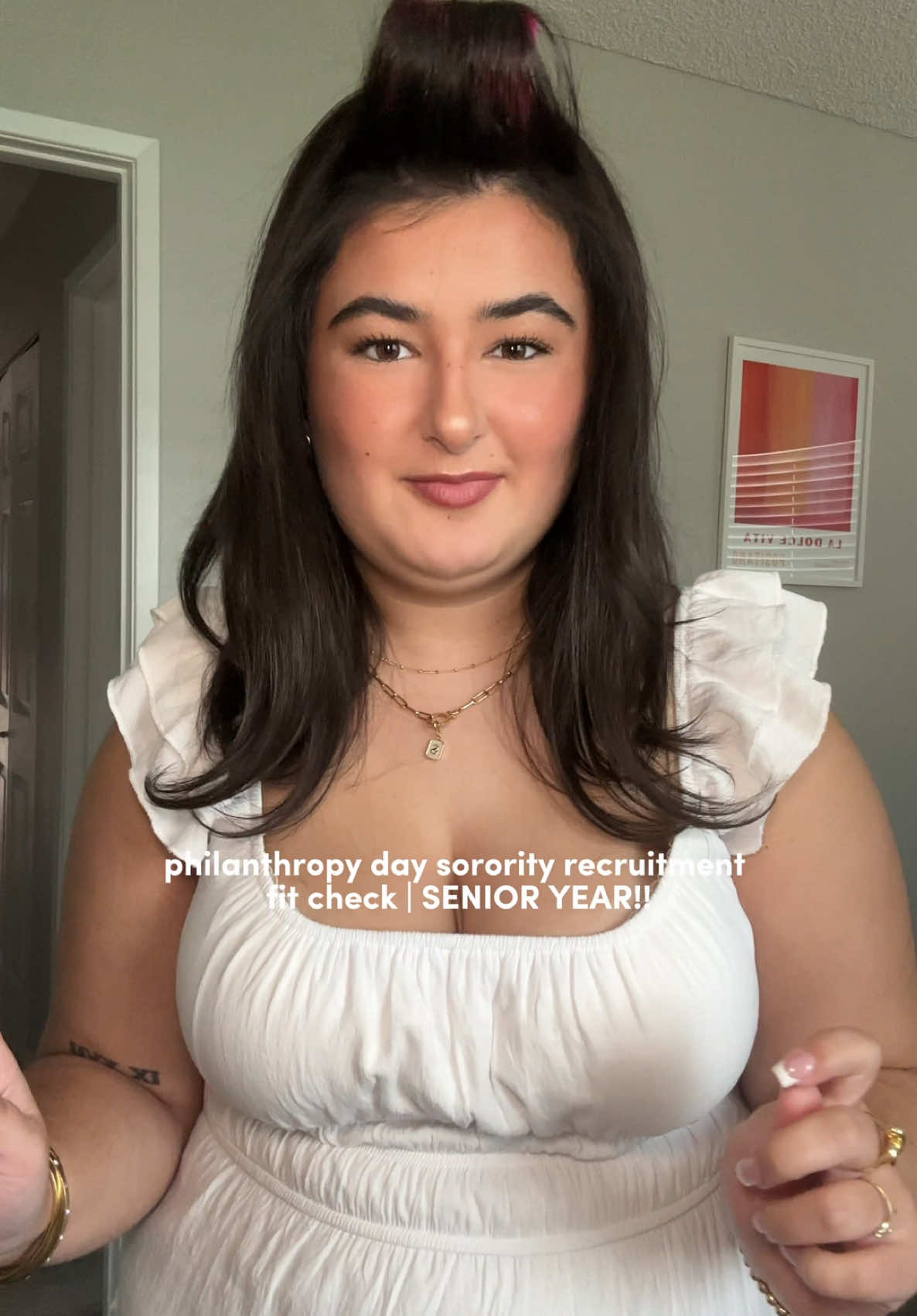 day two: philanthropy day fit check as a senior!🤍🫧✨ #sorority #sororityrecruitment #sororitycheck #sororitygirls #recruitment #openhouse #college #collegelife #collegegirls #rushtok  #creatorsearchinsights 