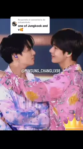 Respuesta a @orluwiufo4z  Ignora al tipo x que aparece atrás JAJAJAJA #BTS #Army #kimtaehyung #vbts #jeonjungkook #jungkookbts #taekookkissfake #kookvkissfake #ia