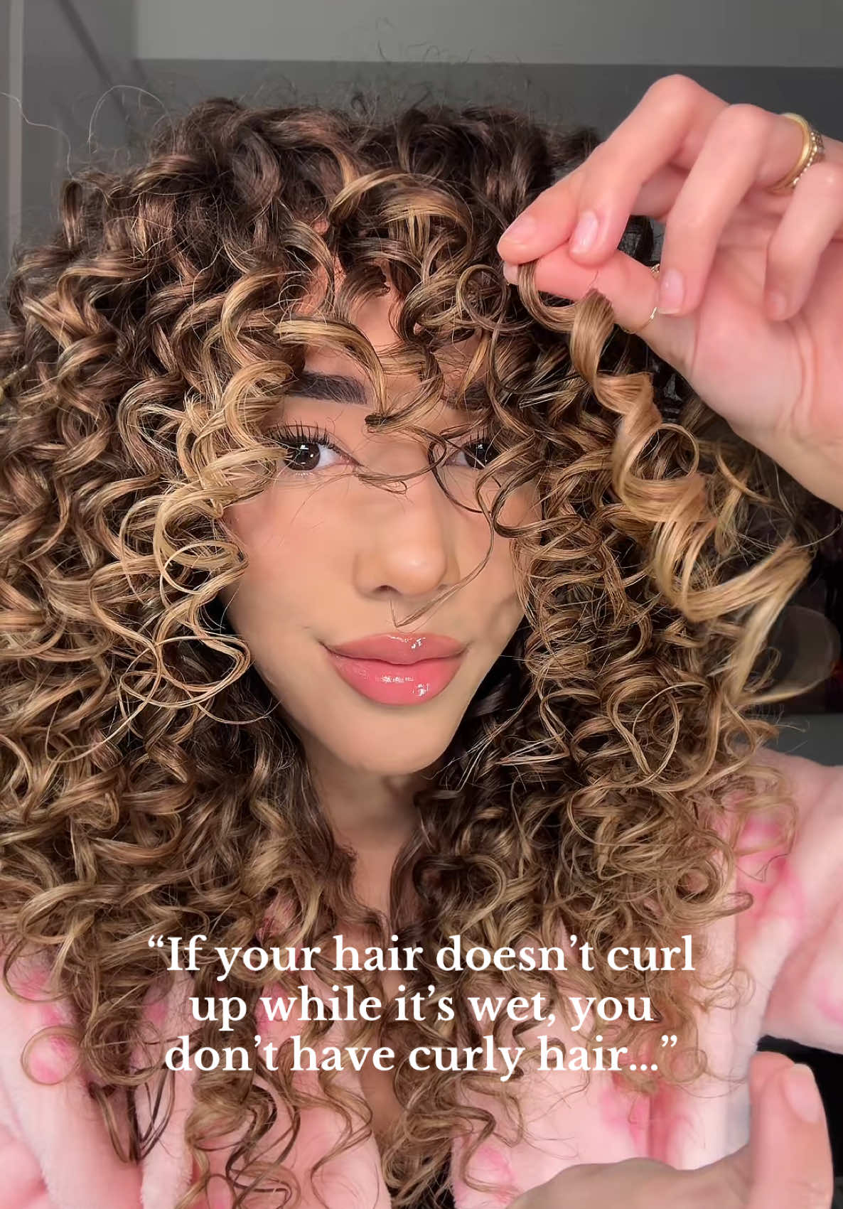 Y’all know Mr.Noodles, but have you met Ms.Noodles…😭😭 #fyp #fyptok #curlyhairroutinehaircare #curltutorial #curlygirlmethod #curlygirl #curls #curlcream #curltok #healthycurls #hairstyle #thecurlclub #relatable #definingcurls #hydration #hydratinghaircare #curldefinebrush #curlyhair #bonnet #curlyhairtipsandtricks #curlyhairtips 
