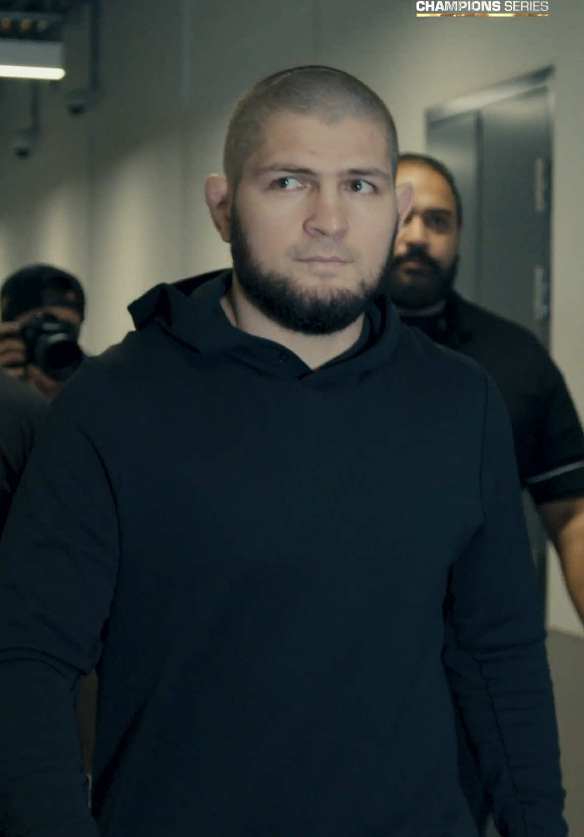 𝙏𝙃𝙀 𝙀𝘼𝙂𝙇𝙀 𝙄𝙎 𝙄𝙉 𝙏𝙃𝙀 𝘽𝙐𝙄𝙇𝘿𝙄𝙉𝙂 🦅  Khabib arrives at the Coca-Cola Arena ahead of Usman Nurmagomedov’s Bellator lightweight title defense against Paul Hughes. #RoadToDubai | LIVE NOW