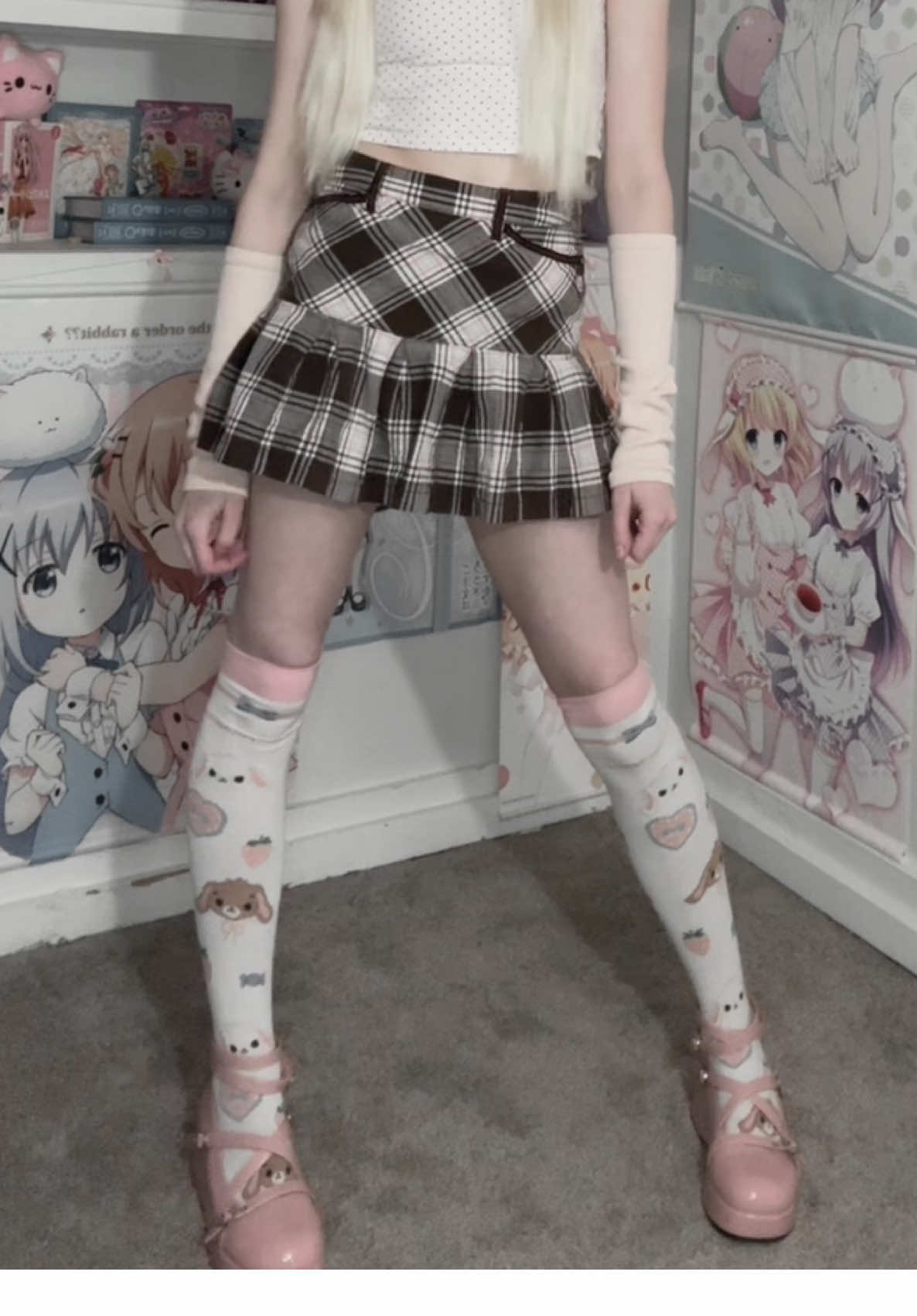 I live for the old trends :3  . . . #fypシ #kawaiifashion #egirldance #nekodance #catlick #kawaii 