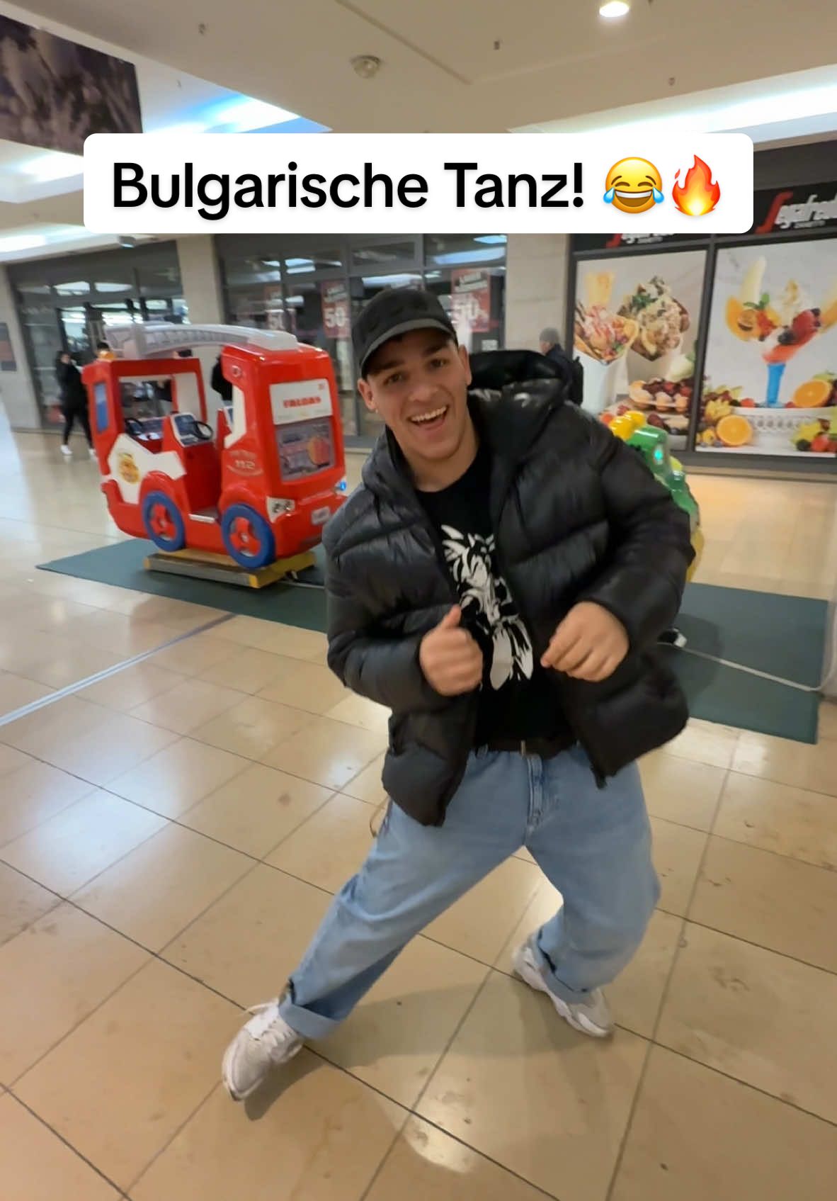 Tashko tanzt in der Öffentlichkeit  #viral #jsix #fürdichseiteviral #fyp #foryoupageofficial #fy  @Tashko.23 