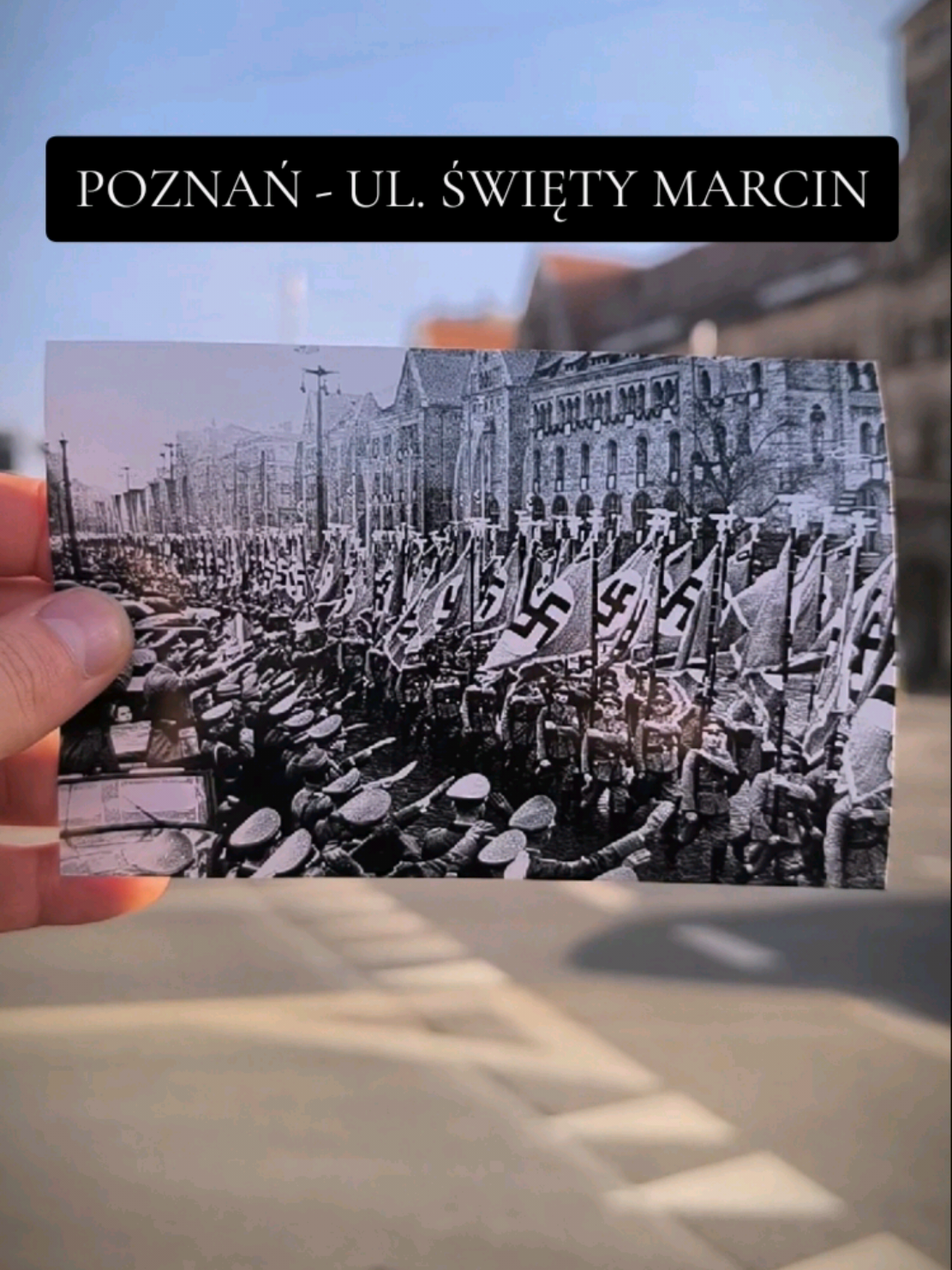 Zdjęcie zostało wykonane w okupowanej stolicy Wielkopolski w 1941 roku. Wojsko niemieckie maszeruje przez Schlossfreiheit (obecnie ul. Święty Marcin) w kierunku zachodnim. Prezentowane zdjęcie zamieszczone w filmie jest autentyczne. Materiał filmowy ma charakter wyłącznie edukacyjny i został przygotowany w celu pogłębiania wiedzy oraz świadomości historycznej. #wojsko #poznan #historia #nauka #przedipo #polska 