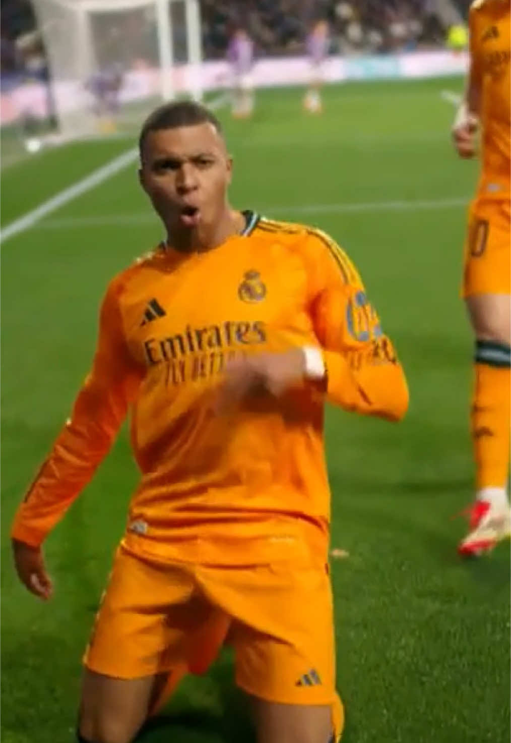 La pared de Mbappé con Bellingham… 😮‍💨.  El Madrid lo gana con golazo de Kylian 👏. #realmadrid #laliga #mbappe 