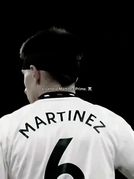 Lisandro Martinez Prime 🔪☠️ #lisandromartinez #manchesterunited #theartofdefending #football #fyp #fypシ 