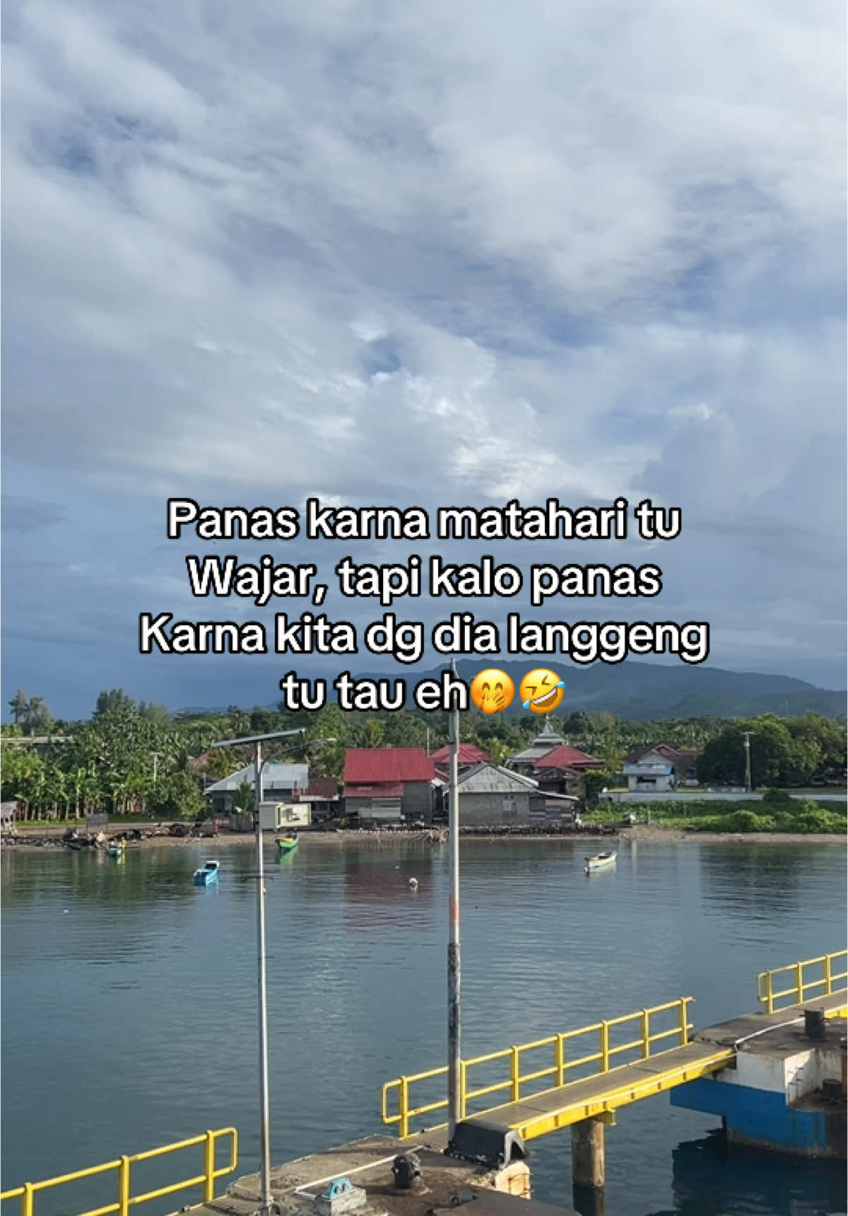 Panas dalam k🤣#foryoupage #harusmasukfyp #beranda zm#malukupride🏝🔥 #malukuutara🇮🇩 #fypage #fyppppppppppppppppppppppp #malukupride🏝🔥fypシviral#malukupride🏝🔥fypシviral #gabahayata?🤪 #ternate_malukuutara #ternatemalukuutara♥️ #fypage #kirakirabagitu #kirakirabagitu #titi 