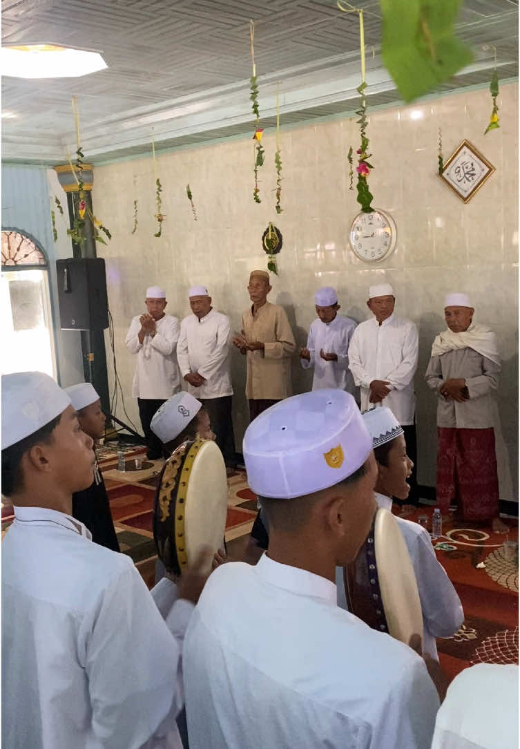 Bersama habib muhammad taufiq almuhdor dan habib ali faqih alhinduan #fyp #fypシ #fypage #majelis #majelissholawat #raihannur_rosul #gurusekumpul #guruudinsamarinda #masukberandafyp #lewatberanda #guruzuhdi #viral #viralvideo #selalu #viral_video 