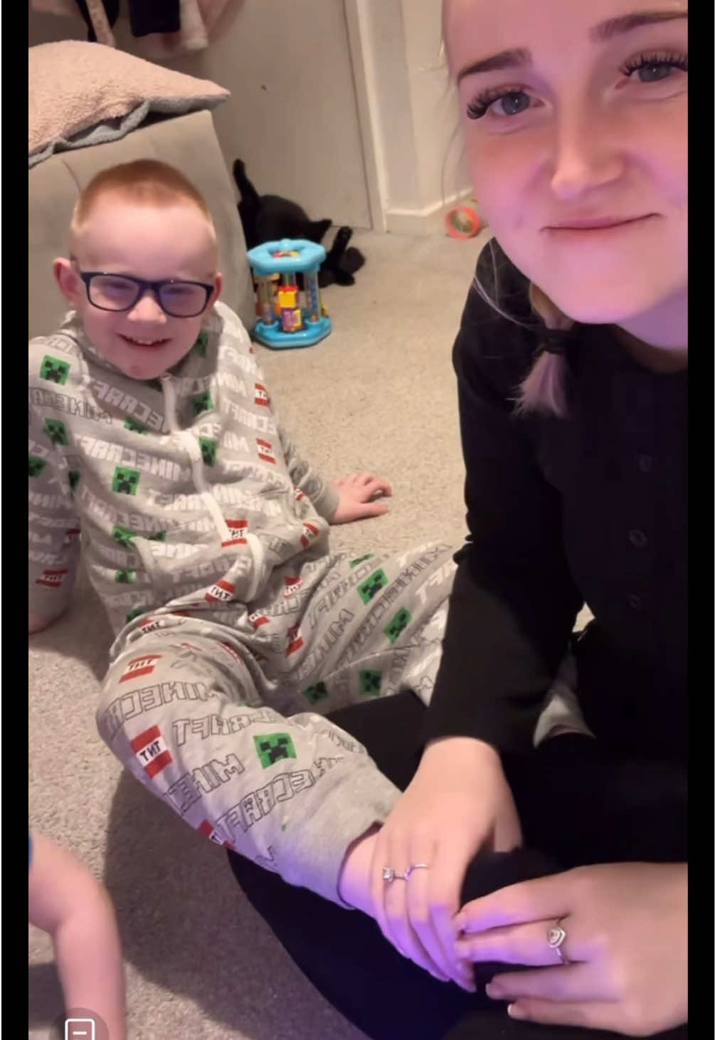 Feet tickle massage #tickle #fyp #feet #mom #son #ticklish #massage 