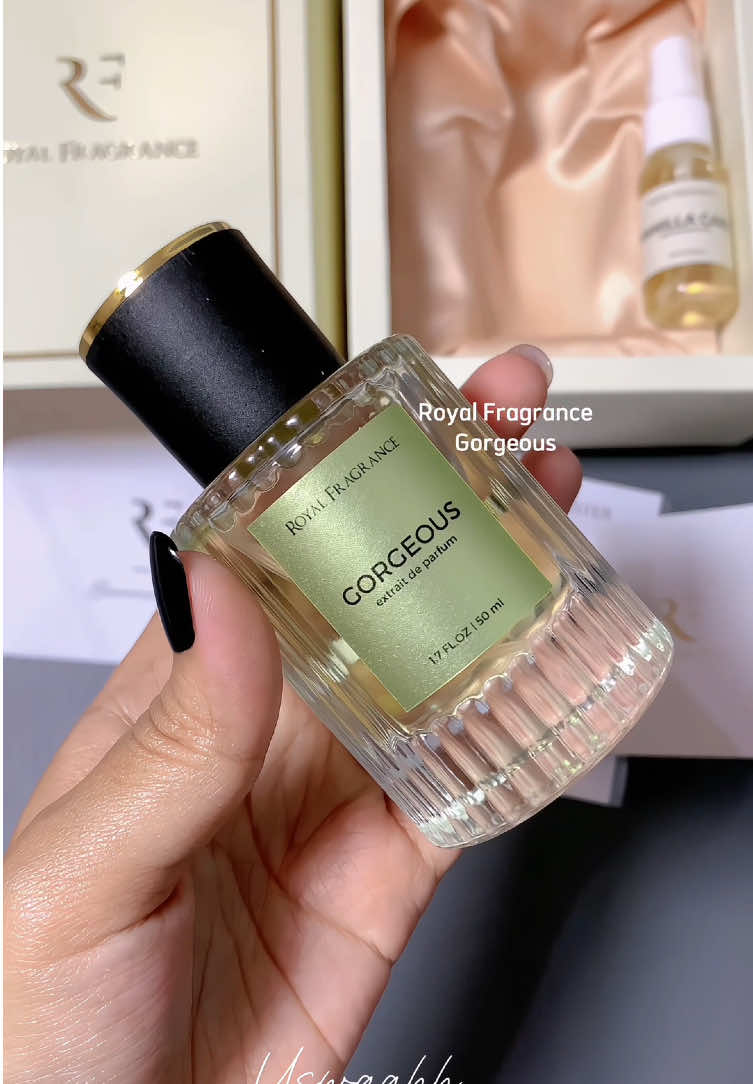 Huaaa wangi nya enak banget si ini parfum, tahan lama sampai 12jam😻 #parfume #parfum #royalfragrance #gorgeous #parfumviral #parfumereccomended #parfummurah #parfumlokal #parfumtahanlama #wibgajian #affiliate #algoritmatiktok #fyp 