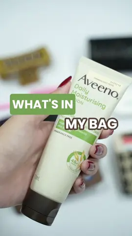 Body lotion yang literally minno bawa selalu kemanapun... karena kulit sensitif banget jadi semua aman kalo ada si lotion ini #aveeno #fyp #travelbuddy #travelsize #bodylotiontraveling #traveling #videoviral #kulitsehat #jalanjalan #kulitlembap #fypage #lotionviral #bodylotion 