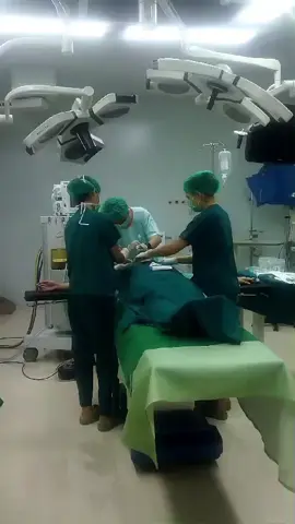 PENDAMPINGAN SAAT INTUBASI#mahasiswakeperawatan#mahasiswakesehatan#nursingstudent#keperawatan#anestesiologia#penataanestesi#perawat#perawatindonesia#anestesi#surgery#operatingroom#hospital#dokter#anestesia#fyp