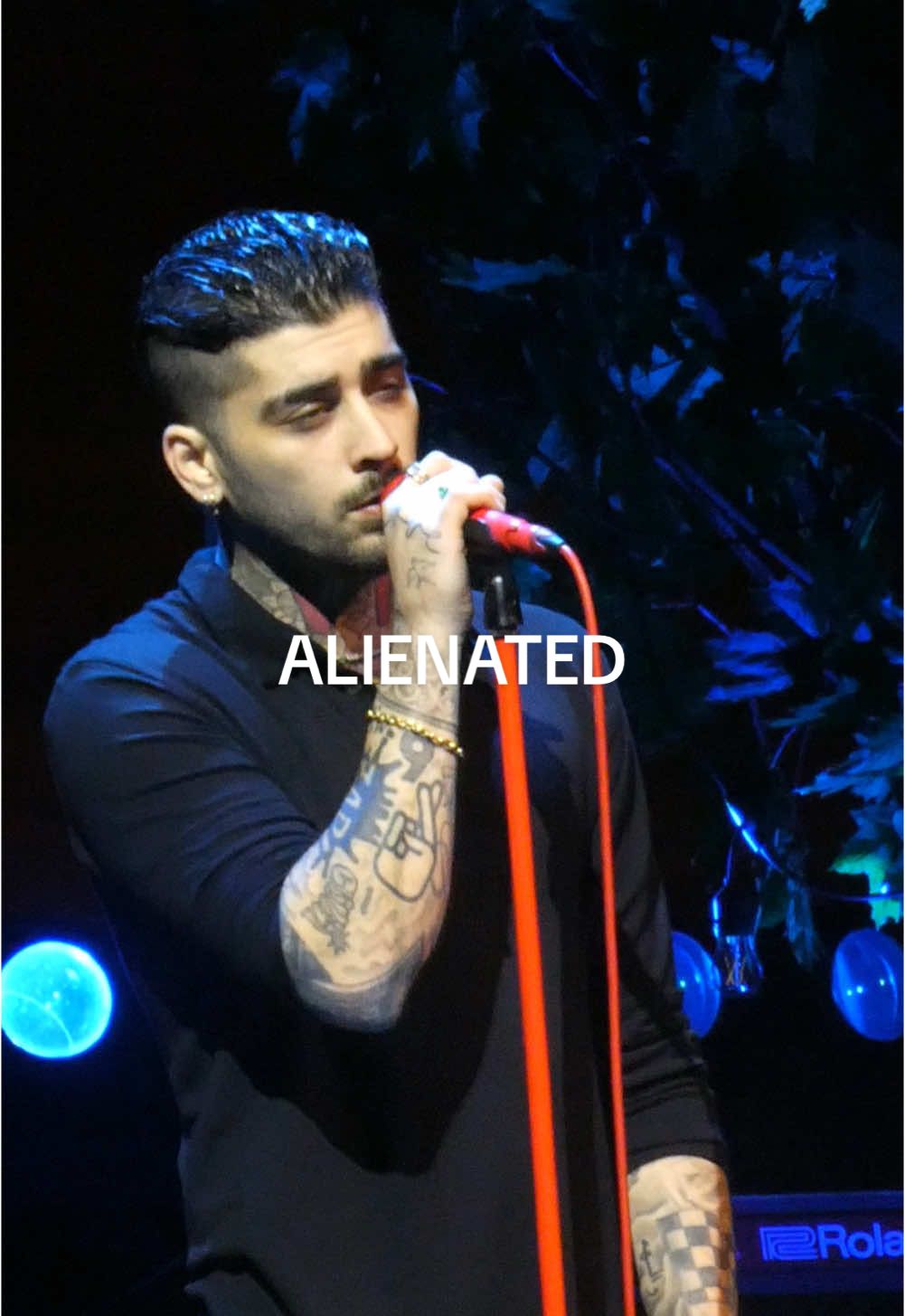 Can you let mе be intoxicated on my own? Zayn - Alienated, Stairway To the Sky Tour New York City Night 1 #zayn #zaynlive #zaynstairwaytotheskytour #stairwaytotheskytour #stairwaytotheskytournewyork #stairwaytotheskytour2025 @Zayn 