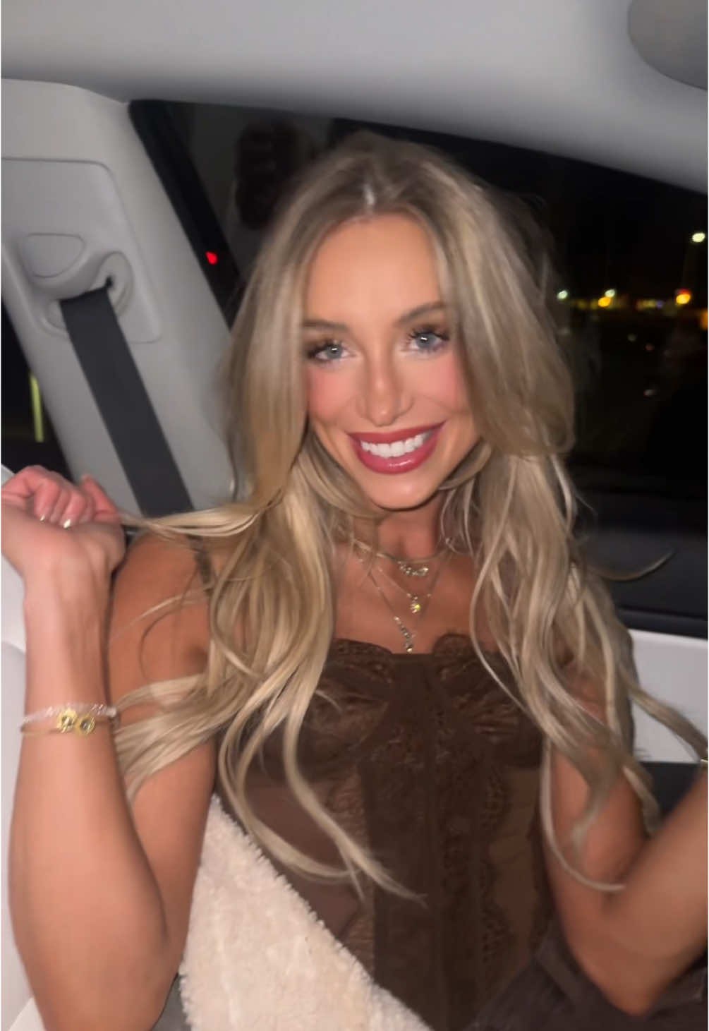 so blessed & gr8ful & humbled to be blonde again 💁🏼‍♀️🎀🤸 #shesback #blonde #crashout #hehe #jzstyles 