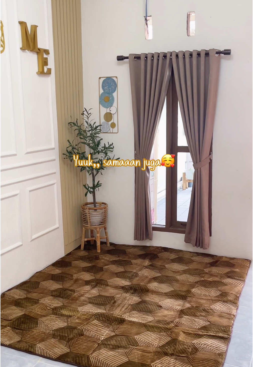 Rekomendasi Karpet  Cosmo Love by @Arizona Carpet  Karpet busa malaysia dengan motif kekinian dan minimalis.  Cocok banget nih di pakai pas lebaran nanti🥰🥰 #karpet #karpetviral #karpetaesthetic #karpetmurah #karpetmalaysia #arizonakarpet #karpetcantik #Home #homedecor #homesweethome🏡 