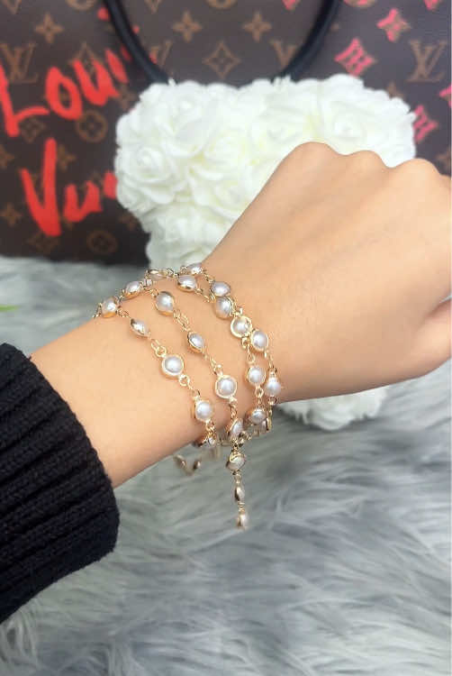 Pay for one, and you get both a bracelet and a necklace  #womensnecklace #rhinestonenecklace #longtasselnecklace #pendantnecklace #trendyjewelry #giftforgirlfriend #chicjewelry #elegantnecklace #fashionnecklace #girlfriendgift