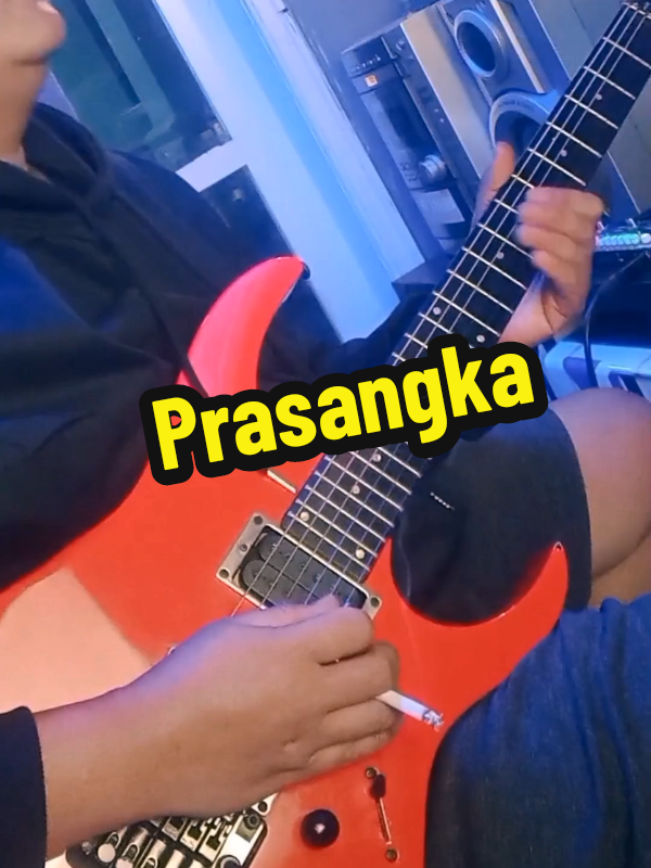 Prasangka ine sinthya  intonya bikin sedih  #sologitar #gitarisdangdut #gitarisdangdutindonesia #guitartok #nostalgia 