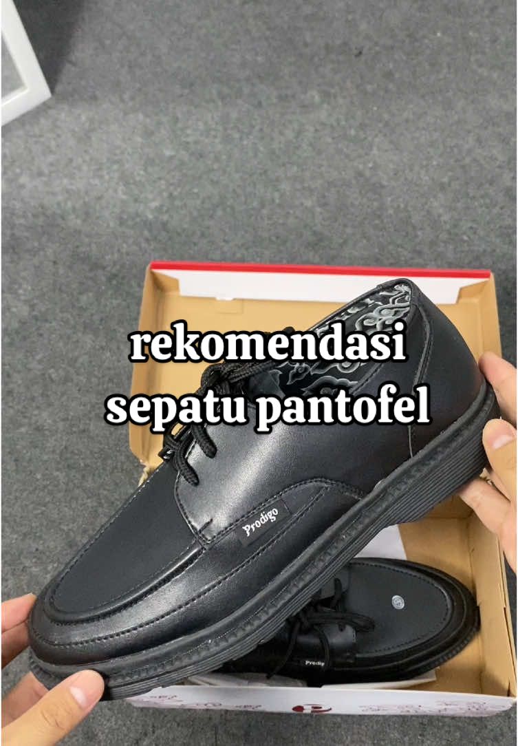 Sepatu Pantofel ini premium banget dan harga nya terjangaku. rekomendasi nih sepatu pantofel ini👌🏻 #sepatupantofel #pantofel #rekomendasisepatu #sepatuformal #sepatukerja 