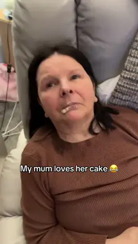 Took over an hour to feed my Mum her dinner but minutes to finish off her cake 😂 don’t know how I manage to get it all around her mouth but .. saving it for later  Ps I do clean her up afterwards just like how she smiled back with cake - pure happiness 