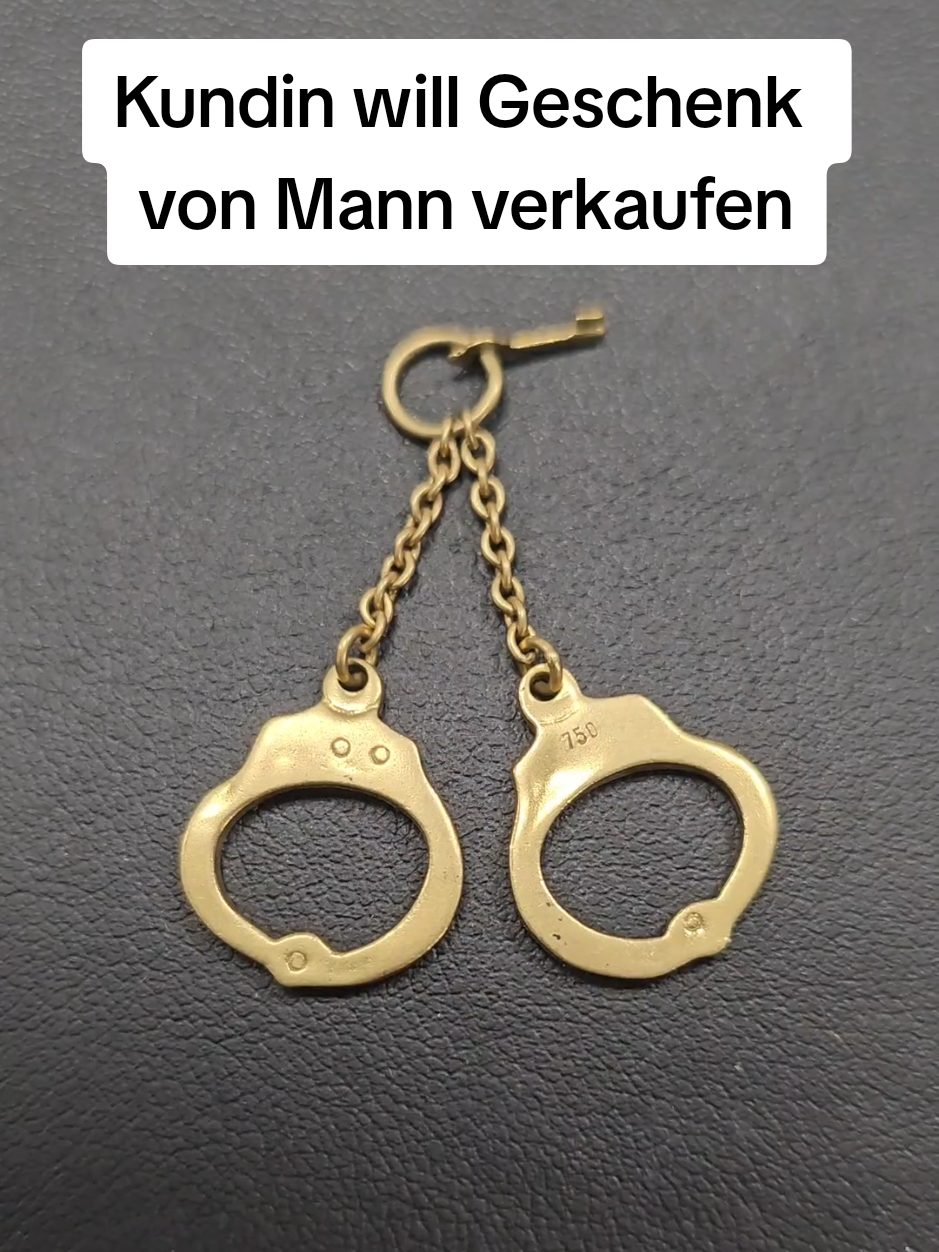 Klickt das Plus weg ♡ #fürdich #gold #schmuck #goldfrau #polizei #anhänger #fyp #viraltiktokvideo #luxus 