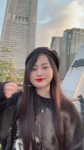 Hoa đẹp thì người thương, hoa bình thường người mặc kệ …!