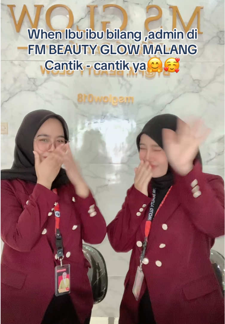 Ih si ibu bisa ajaa🤭🤏🏻mimi jadi malu nih hihi🤭🥰✨ #msglow #msglowskincare #msglowbeauty #msglowmalang #hanyahiburan #kontenlucu #fypシ゚viral #funnyvideo #tiktokviral #parfumviral #funny #funnyreels#capcut#funymoments#soundviral#fyp#kocak#malang#skincare#lucu#gaji #tanggaltua#givememoney #soksibuk#rasterkuatdibumi #cwe #susah#jokesdoang #malang 