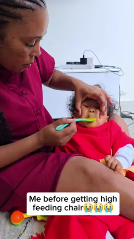 Before getting my feeding chair feeding my baby was always messy..even she was refusing to it but since I discover it feeding has been easy and she enjoys too☺️ Available in all NilaBabyShop Branches  #feedingtime #3in1feedingchair #feedingchair #baby #nilababyshop 