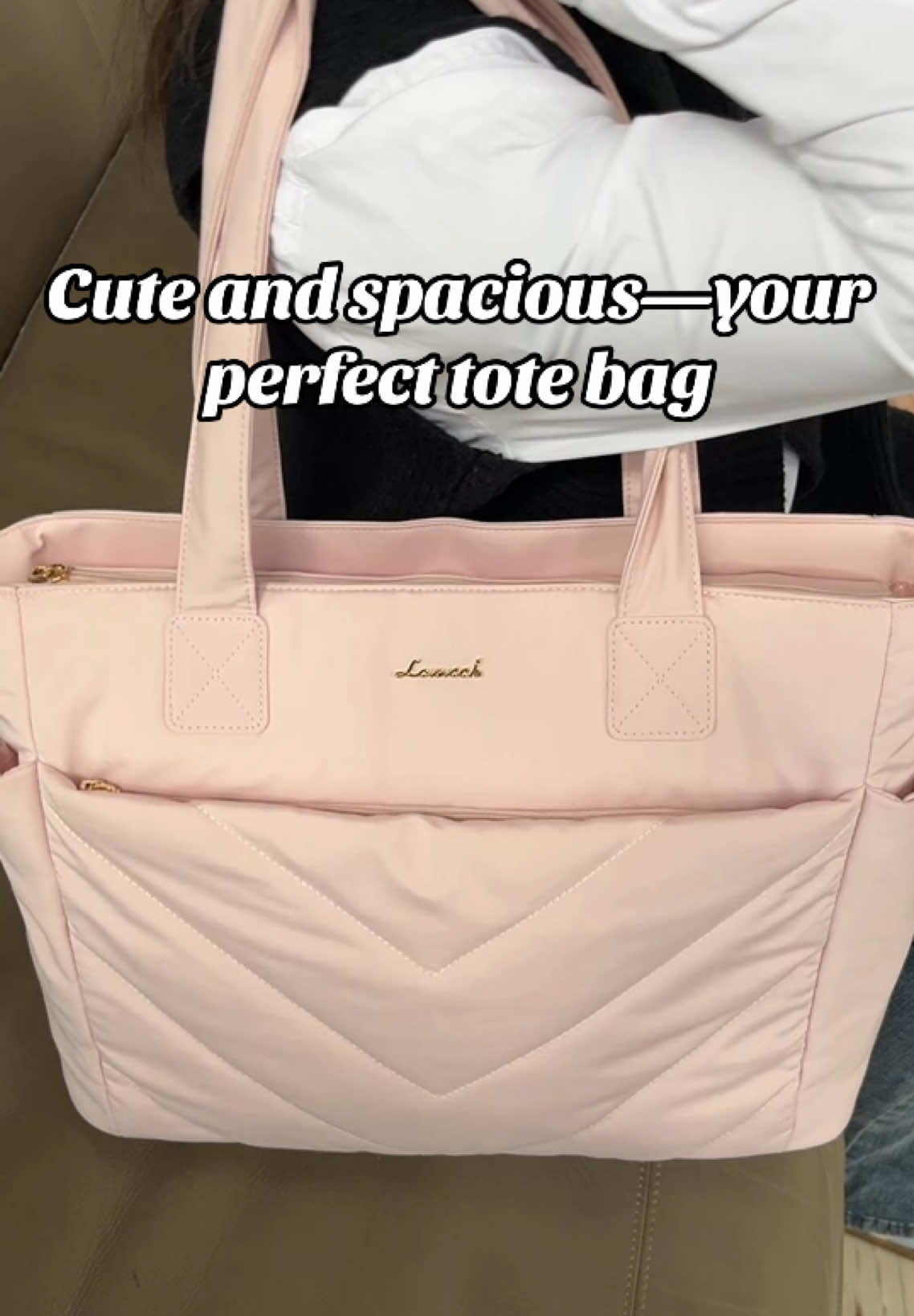This puffer tote ensures every item has its place, keep your essentials perfectly organized with multiple pockets and dual water bottle compartments!! #totebag #besttotebag #worktote #lovevook #fyg #girlbags #schoolbag #designerbags 