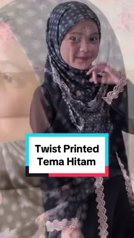 Ada yang pakai tema hitam ke tahun ni? Pakai g terawih nanti pun cantik sgt dah ni 😊🥰 #tudungsarung #instantkids #tudungraya #raya2025 #sarungcorak #tudungkids #ootdhijab 