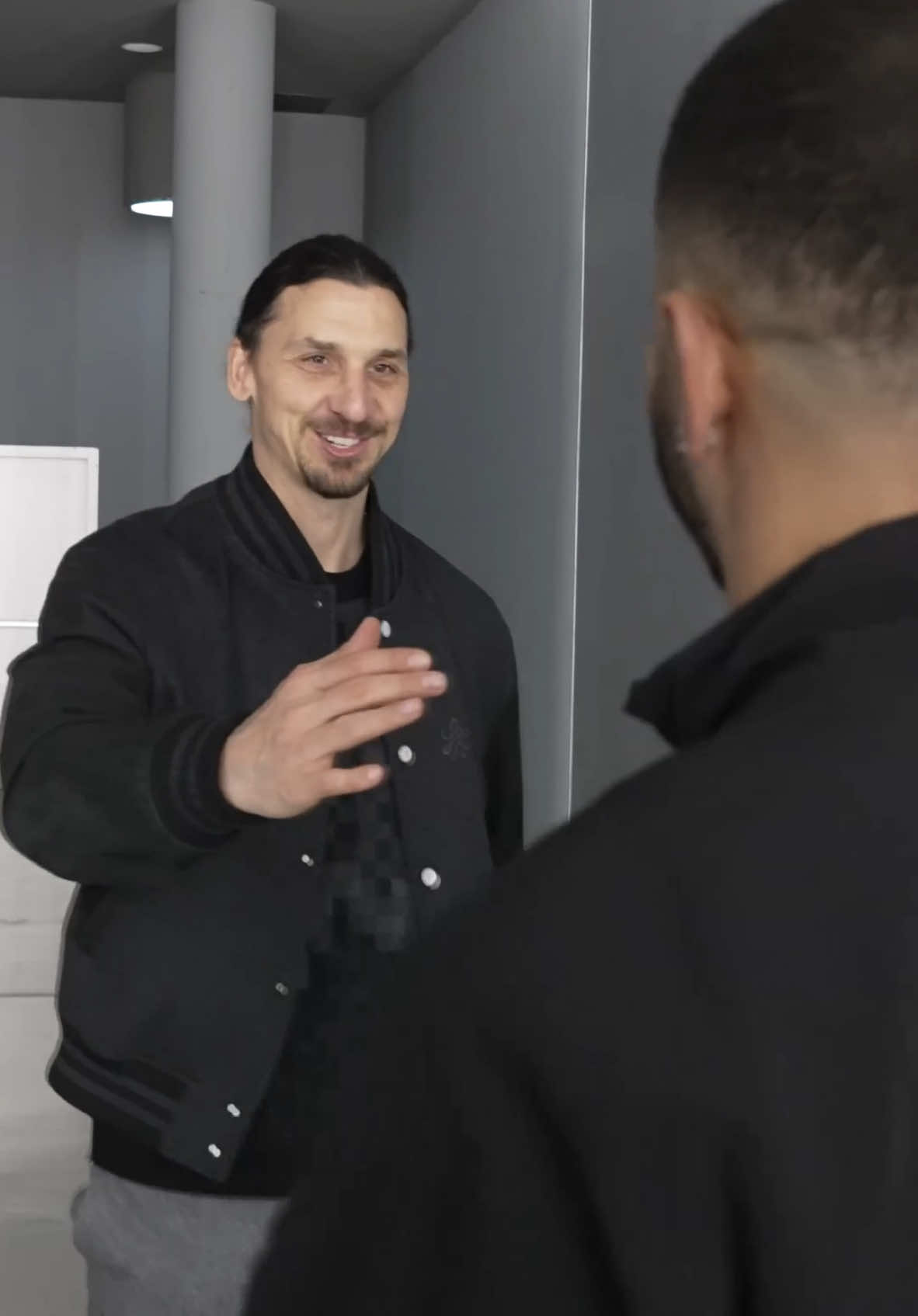 ❤️🖤 Il primo incontro Zlatan - Walker  #acmilan #sempremilan #tiktokcalcio #tiktokfootball 