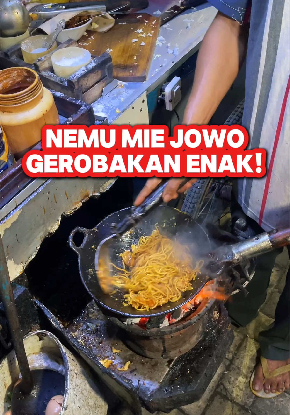 Mie jowo gerobak pinggiran enakkk! Seperti menemukan harta karun 🤣 murah enak kenyang! ✨ #miejowosemarang #legendsemarang #kulinersemarang #semarangtiktok #semarangstory #semaranghits #semarangviral #semarangkuliner #semarangfood #semarangculinary #wisatasemarang #hiddengemsemarang 