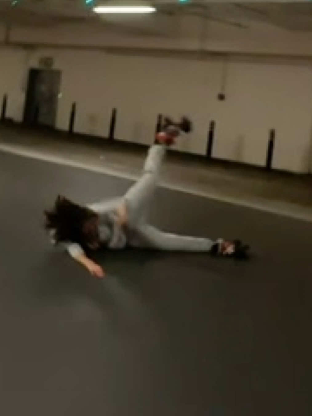 Disgusting fall 😓|| 🎥: @cisco🧉 #CapCut #skatingtiktok #londonskaters #skatersoftiktok #viral #fyp #foryou #trendingtiktok #rollerskating #rollerskates #relatable #fypシ゚ #ldnskatescene #skating #myworld #blackpeopleskatinginlondonseries 