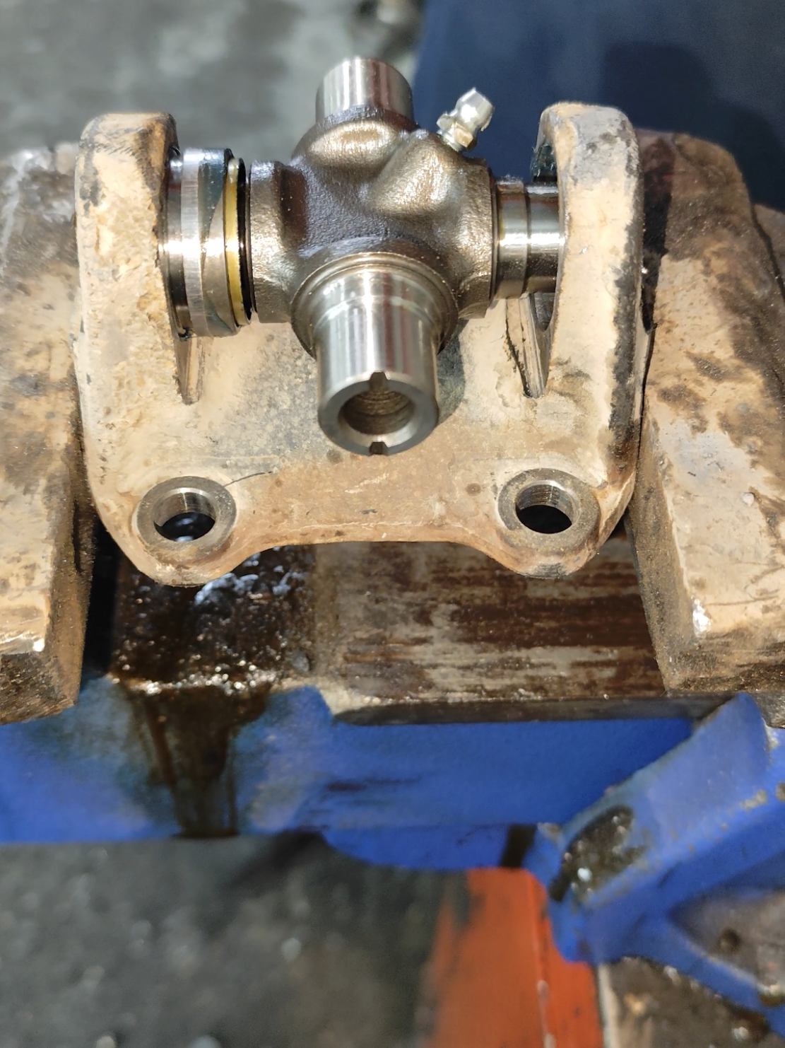 Replace your Universal joint #auto #mechanic #shorts #ideas #usa🇺🇸 