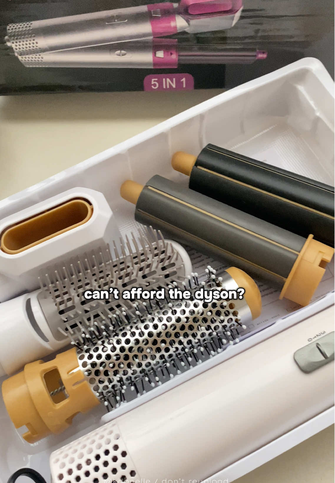 5n1 Hair Styling Tools as low as ₱429 only 💛 No need to buy all different 5pcs —> get this instead lahat nang need mo na hair styling tools included na 👌🏼 #binnishairdyer #hairstylingtools #hairblower #haircurler #hairstraightener #hairstyle 