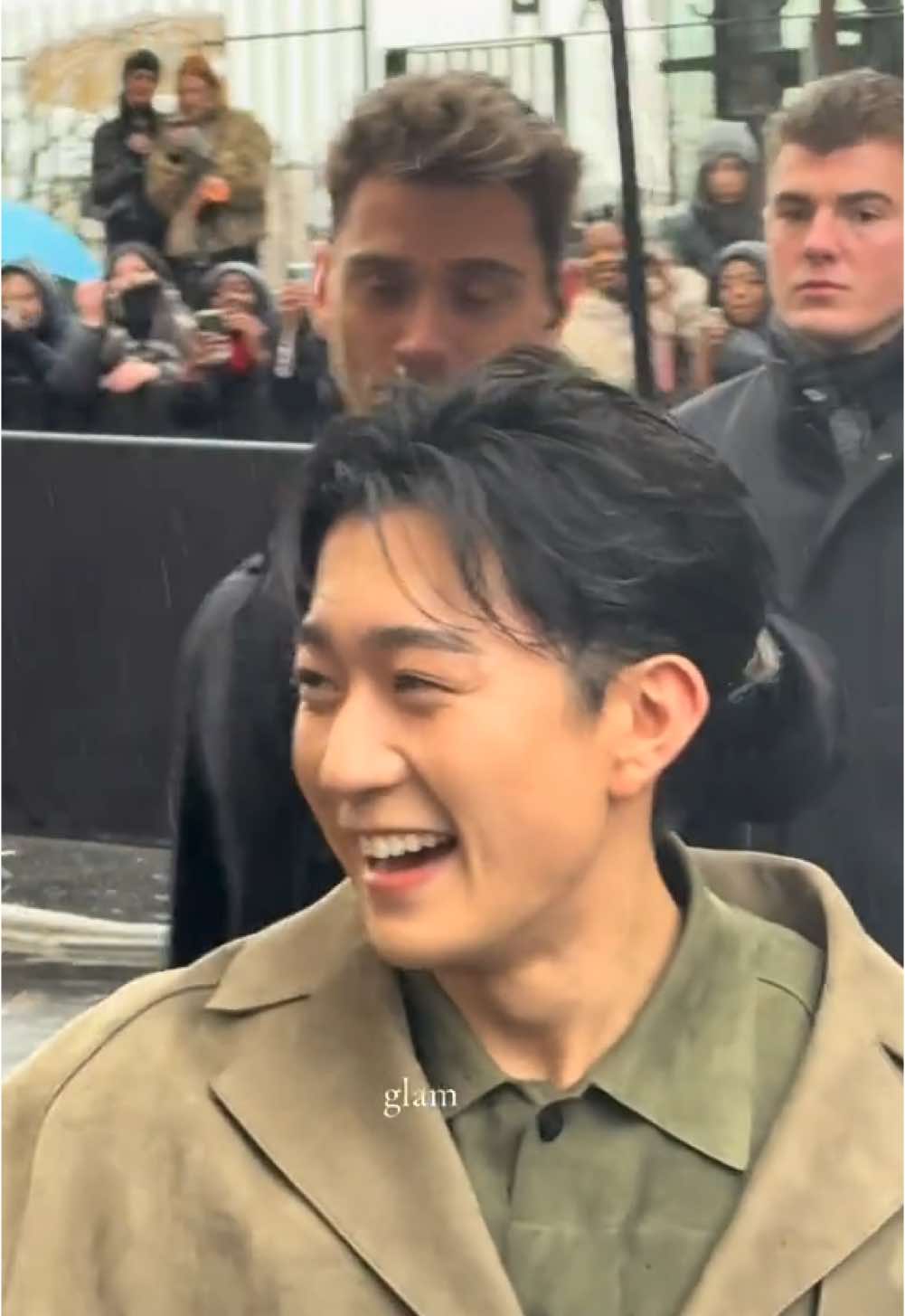 #dai coming to meet the fans after the #jacquemus fashion show in Paris #parisfashionweek #paris #fashionweek #TikTokFashion 